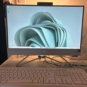 HP All-in-One 22 | 21.5” Full HD 
Price is Negotiable
